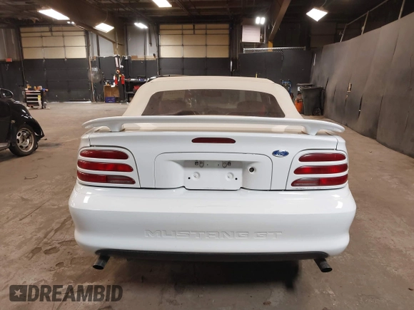 1995 Ford Mustang z VIN 1FALP45T8SF226134, wystawiony jako IAAI lot #42378456 z przebiegiem 34 868 mil mil oraz . Historia ofert i sprzedaży dostępna na DreamBid. Obrazek 16.