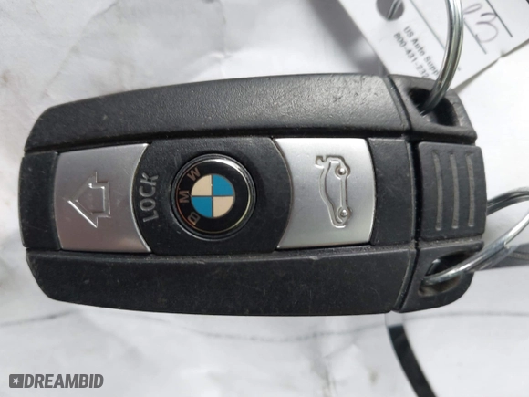 2015 BMW X1 sDrive28i with VIN WBAVM1C53FV318663, listed as a IAAI auction lot 41711526 with 182,204 mi miles. Bid and sale history available at carsss.com. Image 11.