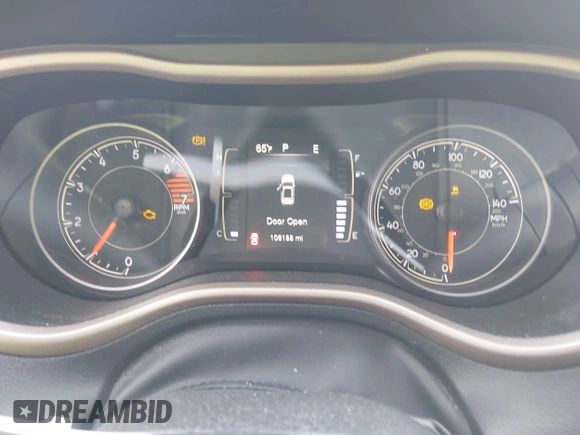 2017 Jeep Cherokee Latitude z VIN 1C4PJLCB4HW559926, wystawiony jako IAAI lot #42357305 z przebiegiem 106 188 mil mil oraz . Historia ofert i sprzedaży dostępna na DreamBid. Obrazek 7.