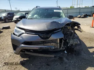 2017 Toyota RAV4 LE z VIN 2T3BFREVXHW578601, wystawiony jako Copart lot #56885775 z przebiegiem 93 393 mil mil oraz Szkoda całkowita • Salvage title. Historia ofert i sprzedaży dostępna na DreamBid. Obrazek 5.