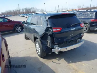2018 Jeep Cherokee Latitude Plus z VIN 1C4PJMLB5JD569386, wystawiony jako IAAI lot #41757360 z przebiegiem 116 021 mil mil oraz . Historia ofert i sprzedaży dostępna na DreamBid. Obrazek 3.