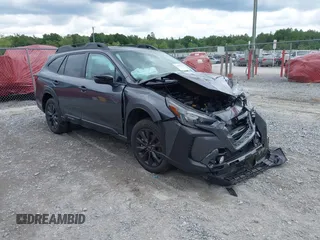 2025 Subaru Outback Onyx z VIN 4S4BTALCXS3181505, wystawiony jako IAAI lot #42365723 z przebiegiem 8 654 mil mil oraz . Historia ofert i sprzedaży dostępna na DreamBid. Obrazek 1.
