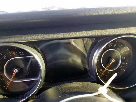 2019 Jeep Wrangler Unlimited Sahara z VIN 1C4HJXEG8KW527198, wystawiony jako Copart lot #60043115 z przebiegiem Nie podano mil oraz Szkoda całkowita • Salvage title. Historia ofert i sprzedaży dostępna na DreamBid. Obrazek 9.