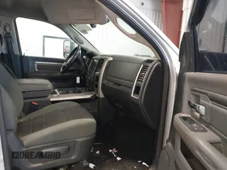 2015 Ram 2500 SLT with VIN 3C6UR5DL4FG614148, listed as a IAAI auction lot 42137073 with 172,705 mi miles. Bid and sale history available at carsss.com. Image 5.