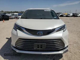 2021 Toyota Sienna Limited with VIN 5TDZRKEC3MS030334, listed as a Copart auction lot 48977875 with 69,531 mi miles and Salvage Title. Bid and sale history available at carsss.com. Image 5.