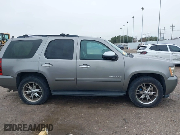 2008 Chevrolet Tahoe LTZ с VIN 1GNFC13008R192473, выставлен на аукционе IAAI как лот 41353411 с пробегом 163 581 миль миль и . История ставок и продаж доступна на DreamBid. Изображение 13.