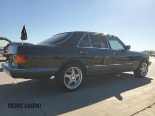 1989 Mercedes-Benz 420 420SEL with VIN WDBCA35E4KA475467, listed as a Copart auction lot 80720634 with 140,418 mi miles and Clean Title. Bid and sale history available at carsss.com. Image 3.
