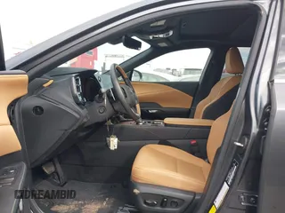 2024 Lexus RX 350 z VIN JTJCHMAA3R2015224, wystawiony jako IAAI lot #41066371 z przebiegiem 8719 mil mil oraz . Historia ofert i sprzedaży dostępna na DreamBid. Obrazek 5.