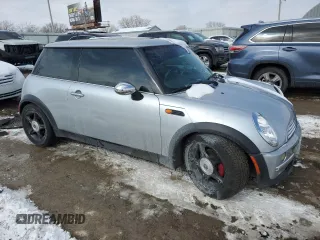 2004 MINI Hardtop with VIN WMWRC334X4TJ62010, listed as a Copart auction lot 45191885 with Not Provided miles and Salvage Title. Bid and sale history available at DreamBid. Image 4.