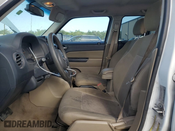 2017 Jeep Patriot Sport z VIN 1C4NJPBA5HD115599, wystawiony jako Copart lot #54739995 z przebiegiem 153 509 mil mil oraz Szkoda całkowita • Salvage title. Historia ofert i sprzedaży dostępna na DreamBid. Obrazek 7.