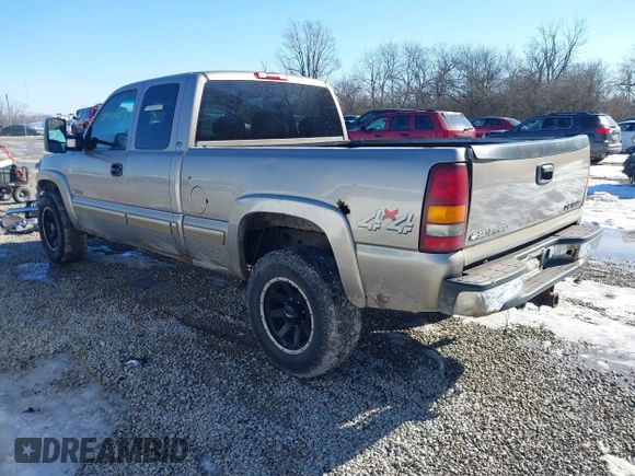 2001 Chevrolet Silverado 2500 with VIN 1GCGK29U21Z121197, listed as a IAAI auction lot 41426355 with 287,575 mi miles. Bid and sale history available at carsss.com. Image 3.