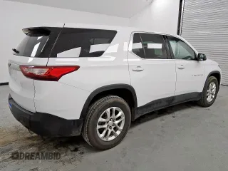 2021 Chevrolet Traverse LS z VIN 1GNERFKW4MJ138373, wystawiony jako Copart lot #56994505 z przebiegiem 64 609 mil mil oraz Czysty tytuł • Clean title. Historia ofert i sprzedaży dostępna na DreamBid. Obrazek 3.