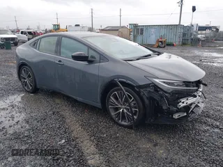 2024 Toyota Prius LE z VIN JTDADABU4R3015000, wystawiony jako IAAI lot #41147221 z przebiegiem 4 411 mil mil oraz . Historia ofert i sprzedaży dostępna na DreamBid. Obrazek 1.