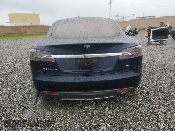 2013 Tesla Model S с VIN 5YJSA1CN5DFP13664, выставлен на аукционе Copart как лот 48177805 с пробегом 116 268 миль миль и Списание • Salvage title. История ставок и продаж доступна на DreamBid. Изображение 6.