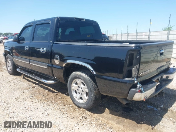 2005 Chevrolet Silverado 1500 LS with VIN 2GCEC13T151401531, listed as a IAAI auction lot 41962535 with 322,265 mi miles. Bid and sale history available at carsss.com. Image 3.