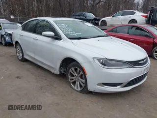 2015 Chrysler 200 Limited z VIN 1C3CCCAB7FN582927, wystawiony jako IAAI lot #41613852 z przebiegiem 133 578 mil mil oraz . Historia ofert i sprzedaży dostępna na DreamBid. Obrazek 1.