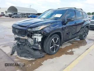 2022 Toyota Highlander XSE z VIN 5TDLZRAHXNS132750, wystawiony jako IAAI lot #42041166 z przebiegiem 39 793 mil mil oraz . Historia ofert i sprzedaży dostępna na DreamBid. Obrazek 21.