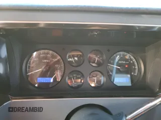 1986 Chevrolet El Camino SS z VIN 3GCCW80H2GS916116, wystawiony jako Copart lot #81963944 z przebiegiem 21 988 mil mil oraz Szkoda całkowita • Salvage title. Historia ofert i sprzedaży dostępna na DreamBid. Obrazek 9.