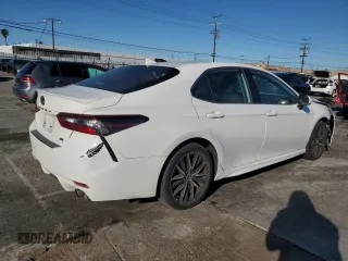 2022 Toyota Camry SE with VIN 4T1G11AK7NU065084, listed as a Copart auction lot 48381455 with 16,945 mi miles and Salvage Title. Bid and sale history available at DreamBid. Image 3.
