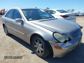 2004 Mercedes-Benz C 240 z VIN WDBRF61J64E015691, wystawiony jako IAAI lot #41827367 z przebiegiem 171 003 mil mil oraz . Historia ofert i sprzedaży dostępna na DreamBid. Obrazek 1.