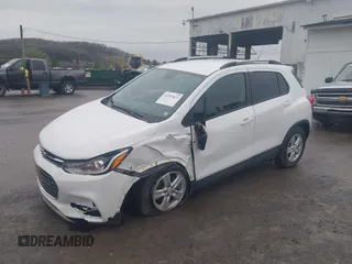 2022 Chevrolet Trax LT with VIN KL7CJPSM8NB563745, listed as a IAAI auction lot 41951023 with 8,445 mi miles. Bid and sale history available at carsss.com. Image 17.