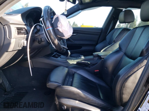 2011 BMW M3 z VIN WBSPM9C54BE203115, wystawiony jako Copart lot #54583324 z przebiegiem Nie podano mil oraz Szkody całkowita. Historia ofert i sprzedaży dostępna na DreamBid. Obrazek 7.