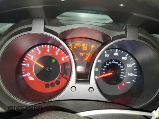 2015 Nissan Juke SL z VIN JN8AF5MV8FT559216, wystawiony jako Copart lot #56186105 z przebiegiem 105 181 mil mil oraz Szkody całkowita. Historia ofert i sprzedaży dostępna na DreamBid. Obrazek 9.
