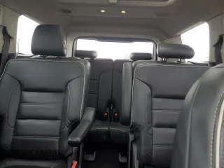 2017 GMC Acadia Denali z VIN 1GKKNXLSXHZ326755, wystawiony jako Copart lot #43527645 z przebiegiem 142 043 mil mil oraz Szkoda całkowita • Salvage title. Historia ofert i sprzedaży dostępna na DreamBid. Obrazek 10.