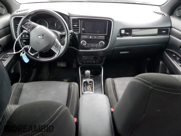 2018 Mitsubishi Outlander ES z VIN JA4AZ3A31JZ051535, wystawiony jako Copart lot #54775705 z przebiegiem 123 776 mil mil oraz Szkoda całkowita • Salvage title. Historia ofert i sprzedaży dostępna na DreamBid. Obrazek 8.