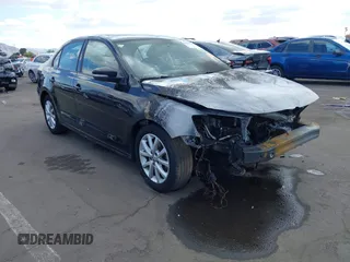 2012 Volkswagen Jetta SE z VIN 3VWDP7AJ1CM377271, wystawiony jako IAAI lot #42083435 z przebiegiem Nie podano mil oraz . Historia ofert i sprzedaży dostępna na DreamBid. Obrazek 1.
