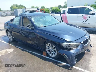 2017 BMW 3 Series 320i z VIN WBA8E1G58HNU14926, wystawiony jako IAAI lot #42150462 z przebiegiem 143 655 mil mil oraz . Historia ofert i sprzedaży dostępna na DreamBid. Obrazek 6.