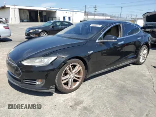 2013 Tesla Model S with VIN 5YJSA1CN6DFP10661, listed as a Copart auction lot 53832675 with 150,500 mi miles and Salvage Title. Bid and sale history available at carsss.com. Image 1.