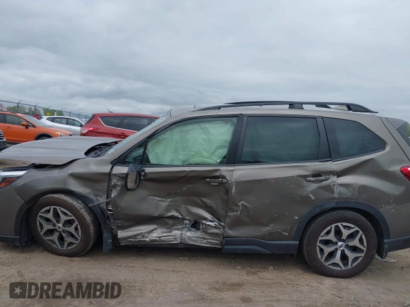 2020 Subaru Forester Premium with VIN JF2SKAJC2LH608689, listed as a IAAI auction lot 42251401 with 32,501 mi miles and . Bid and sale history available at DreamBid. Image 14.
