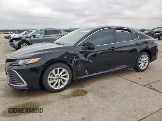 2023 Toyota Camry LE z VIN 4T1C11AK6PU185377, wystawiony jako Copart lot #55091715 z przebiegiem 34 382 mil mil oraz Szkoda całkowita • Salvage title. Historia ofert i sprzedaży dostępna na DreamBid. Obrazek 1.