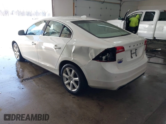 2016 Volvo S60 T5 Drive-E Premier with VIN YV126MFKXG2410966, listed as a IAAI auction lot 41308772 with 262,816 mi miles. Bid and sale history available at carsss.com. Image 3.