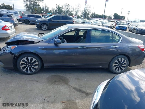 2017 Honda Accord Hybrid EX-L with VIN JHMCR6F55HC027812, listed as a IAAI auction lot 41550180 with 8,539 mi miles. Bid and sale history available at carsss.com. Image 14.