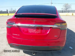 2016 Tesla Model X 70D z VIN 5YJXCAE27GF021994, wystawiony jako IAAI lot #41976475 z przebiegiem 70 771 mil mil oraz . Historia ofert i sprzedaży dostępna na DreamBid. Obrazek 17.