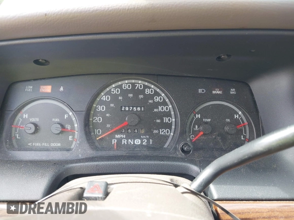 2003 Ford Crown Victoria LX z VIN 2FAFP74WX3X184730, wystawiony jako IAAI lot #42264132 z przebiegiem 297 561 mil mil oraz . Historia ofert i sprzedaży dostępna na DreamBid. Obrazek 7.