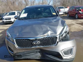 2017 Kia Sorento LX with VIN 5XYPG4A33HG268167, listed as a IAAI auction lot 41792320 with 74,528 mi miles. Bid and sale history available at carsss.com. Image 6.