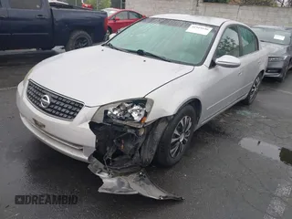 2005 Nissan Altima 2.5 S with VIN 1N4AL11D25N413377, listed as a IAAI auction lot 41919546 with 235,704 mi miles. Bid and sale history available at carsss.com. Image 2.