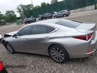 2019 Lexus ES 350 with VIN 58ABZ1B11KU039805, listed as a IAAI auction lot 42710663 with 52,565 mi miles and . Bid and sale history available at DreamBid. Image 14.
