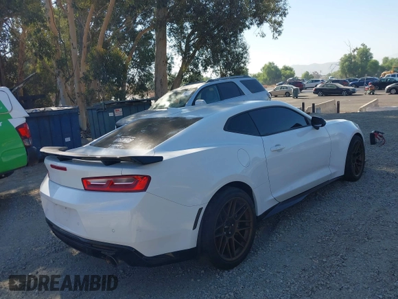 2018 Chevrolet Camaro ZL1 with VIN 1G1FK1R69J0105146, listed as a IAAI auction lot 40570089 with 34,804 mi miles and . Bid and sale history available at DreamBid. Image 4.