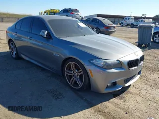 2014 BMW 5 Series 550i z VIN WBAKN9C51ED682101, wystawiony jako IAAI lot #41382744 z przebiegiem 155 978 mil mil oraz . Historia ofert i sprzedaży dostępna na DreamBid. Obrazek 1.