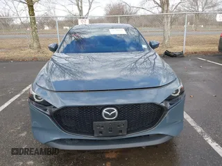 2020 Mazda 3 Premium z VIN JM1BPBNM9L1174949, wystawiony jako IAAI lot #41728868 z przebiegiem 68 968 mil mil oraz . Historia ofert i sprzedaży dostępna na DreamBid. Obrazek 13.