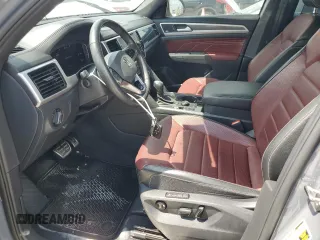 2022 Volkswagen Atlas SEL Premium R-Line with VIN 1V2FE2CA6NC219819, listed as a Copart auction lot 54796015 with 33,911 mi miles and Clean title. Bid and sale history available at DreamBid. Image 7.