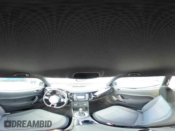 2018 Volkswagen Beetle S z VIN 3VWFD7AT5JM710121, wystawiony jako IAAI lot #41264655 z przebiegiem 37 871 mil mil oraz . Historia ofert i sprzedaży dostępna na DreamBid. Obrazek 18.