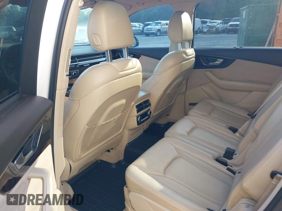 2017 Audi Q7 Prestige z VIN WA1VABF75HD056078, wystawiony jako IAAI lot #42154529 z przebiegiem 119 732 mil mil oraz . Historia ofert i sprzedaży dostępna na DreamBid. Obrazek 8.