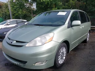 2007 Toyota Sienna XLE z VIN 5TDZK22C27S098511, wystawiony jako IAAI lot #42432979 z przebiegiem 271 441 mil mil oraz . Historia ofert i sprzedaży dostępna na DreamBid. Obrazek 2.