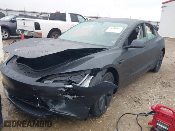 2025 Tesla Model 3 Long Range with VIN 5YJ3E1EA5SF911256, listed as a IAAI auction lot 41509976 with 1,806 mi miles. Bid and sale history available at carsss.com. Image 18.