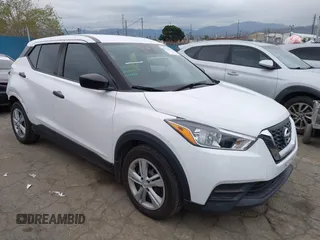 2020 Nissan Kicks S z VIN 3N1CP5BV4LL503488, wystawiony jako IAAI lot #41729610 z przebiegiem 81 592 mil mil oraz . Historia ofert i sprzedaży dostępna na DreamBid. Obrazek 1.